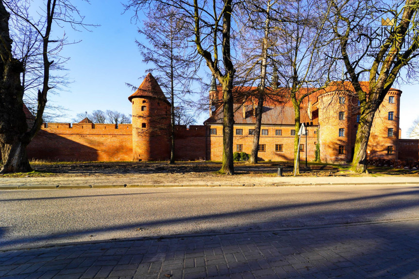 braniewski, Frombork, Katedralna, Wyjątkowy lokal we Fromborku